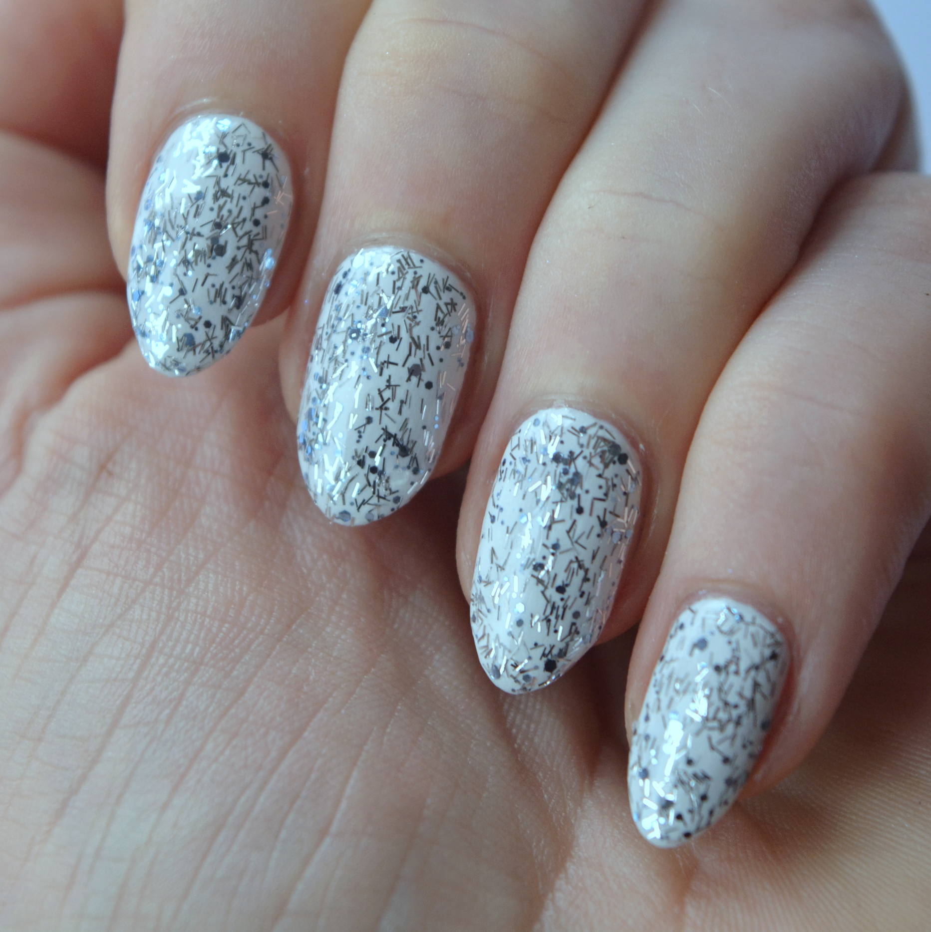 essie Luxeffects 2015 Collection Review - Frilling Me Softly - Talonted Lex