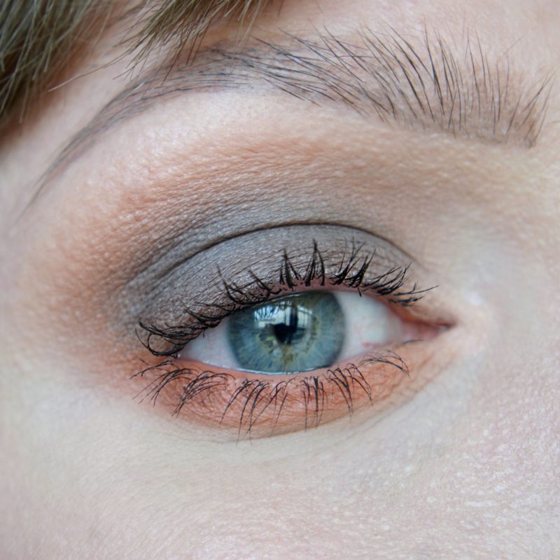 Grey and coral eye make up. Orange and grey aesthetic.